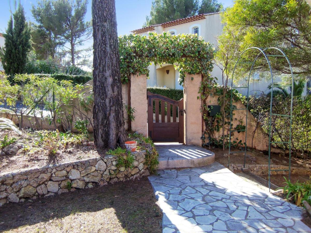 Villa Avec Piscine A Saint-Raphael Et Vue Sur La Montagne Saint-Raphael (Var) Exterior foto