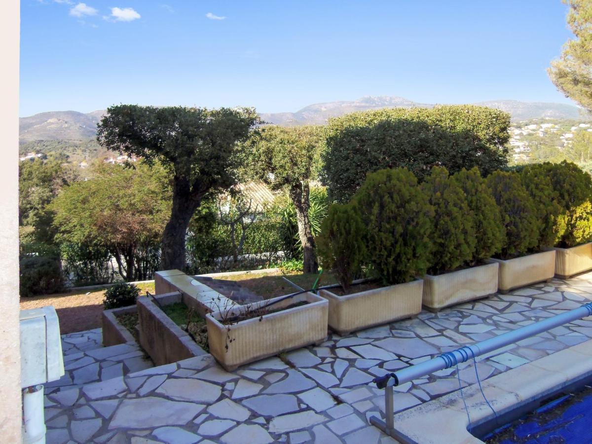 Villa Avec Piscine A Saint-Raphael Et Vue Sur La Montagne Saint-Raphael (Var) Exterior foto